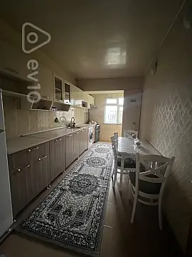 Kirayə verilir 2 otaqlı köhnə tikili 50 m²