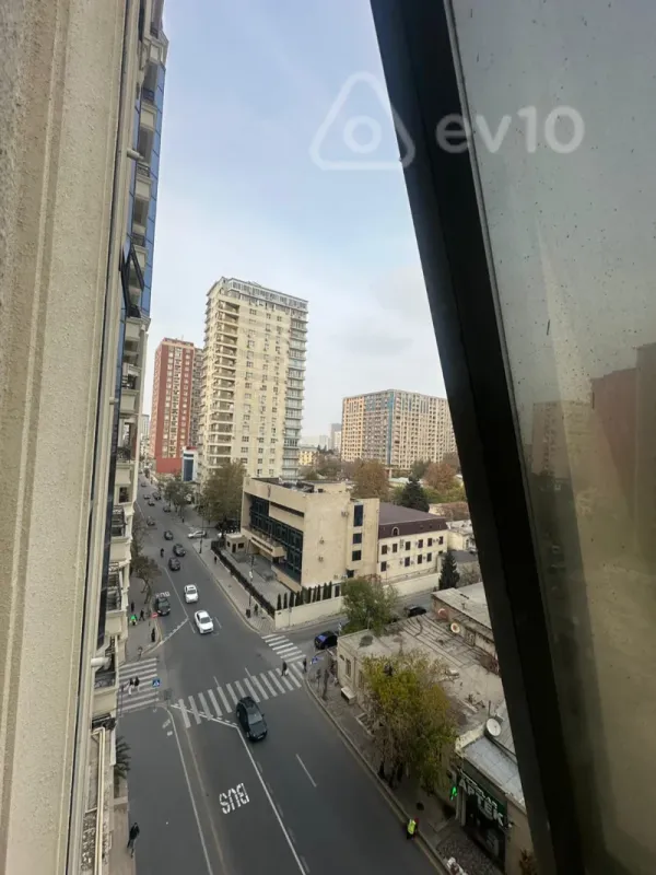 Satılır 4 otaqlı yeni tikili 241.9 m²