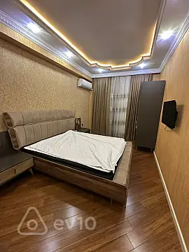 Kirayə verilir 2 otaqlı yeni tikili 100 m²