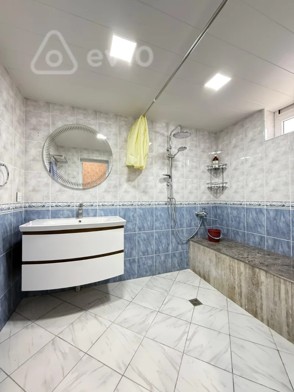 Satılır 5 otaqlı həyət evi 160 m²