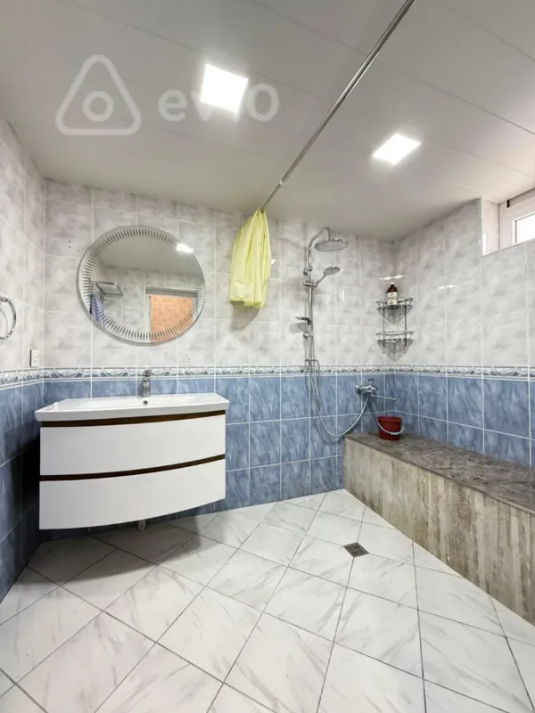 Satılır 5 otaqlı həyət evi 160 m²