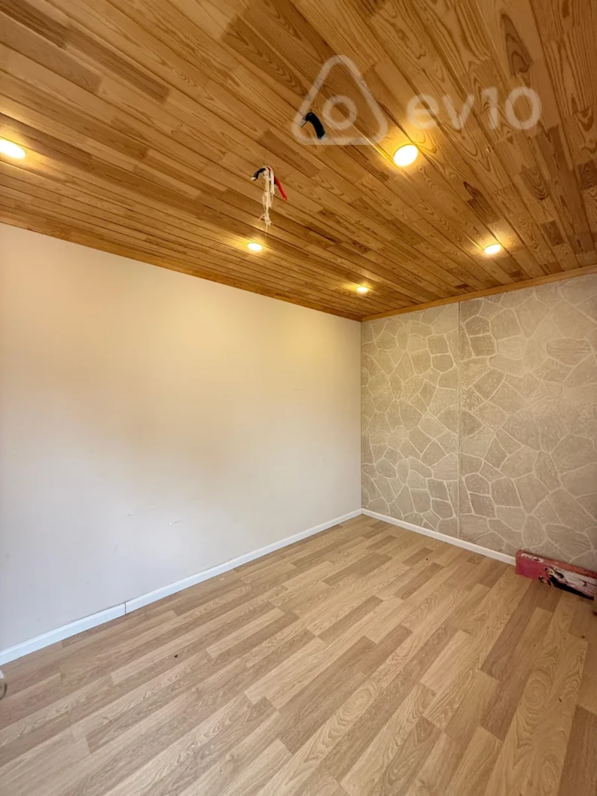 Satılır 5 otaqlı həyət evi 160 m²