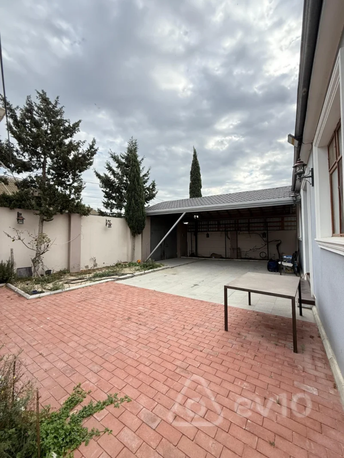 Satılır 5 otaqlı həyət evi 160 m²