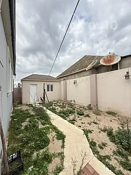 Satılır 5 otaqlı həyət evi 160 m²