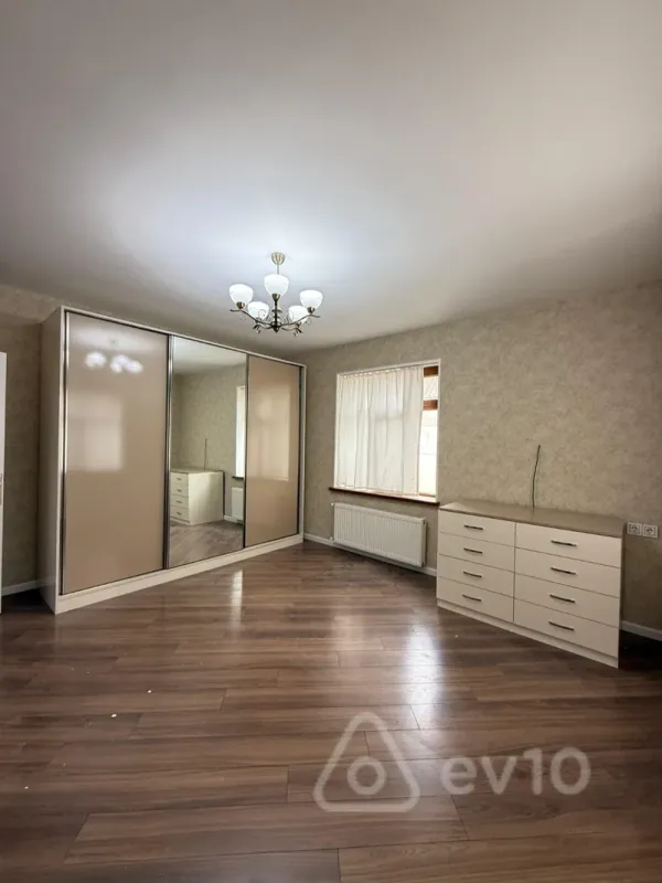 Satılır 5 otaqlı həyət evi 160 m²