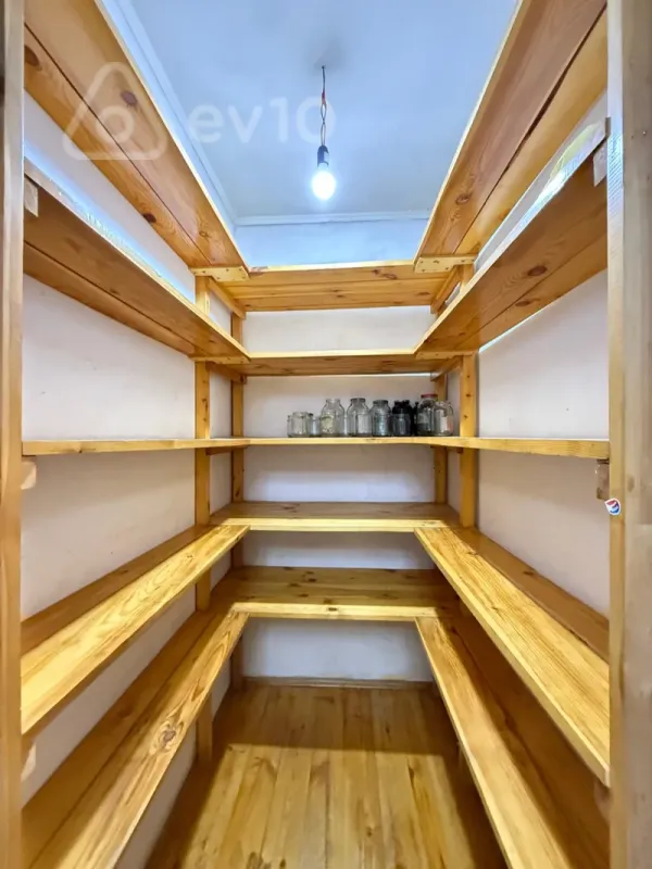 Satılır 5 otaqlı həyət evi 160 m²