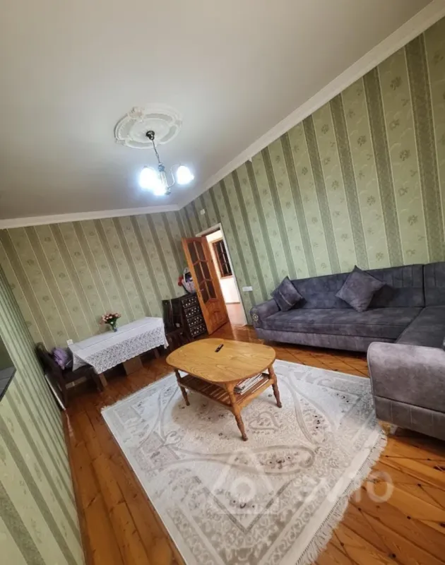 Satılır 6 otaqlı həyət evi 190 m²