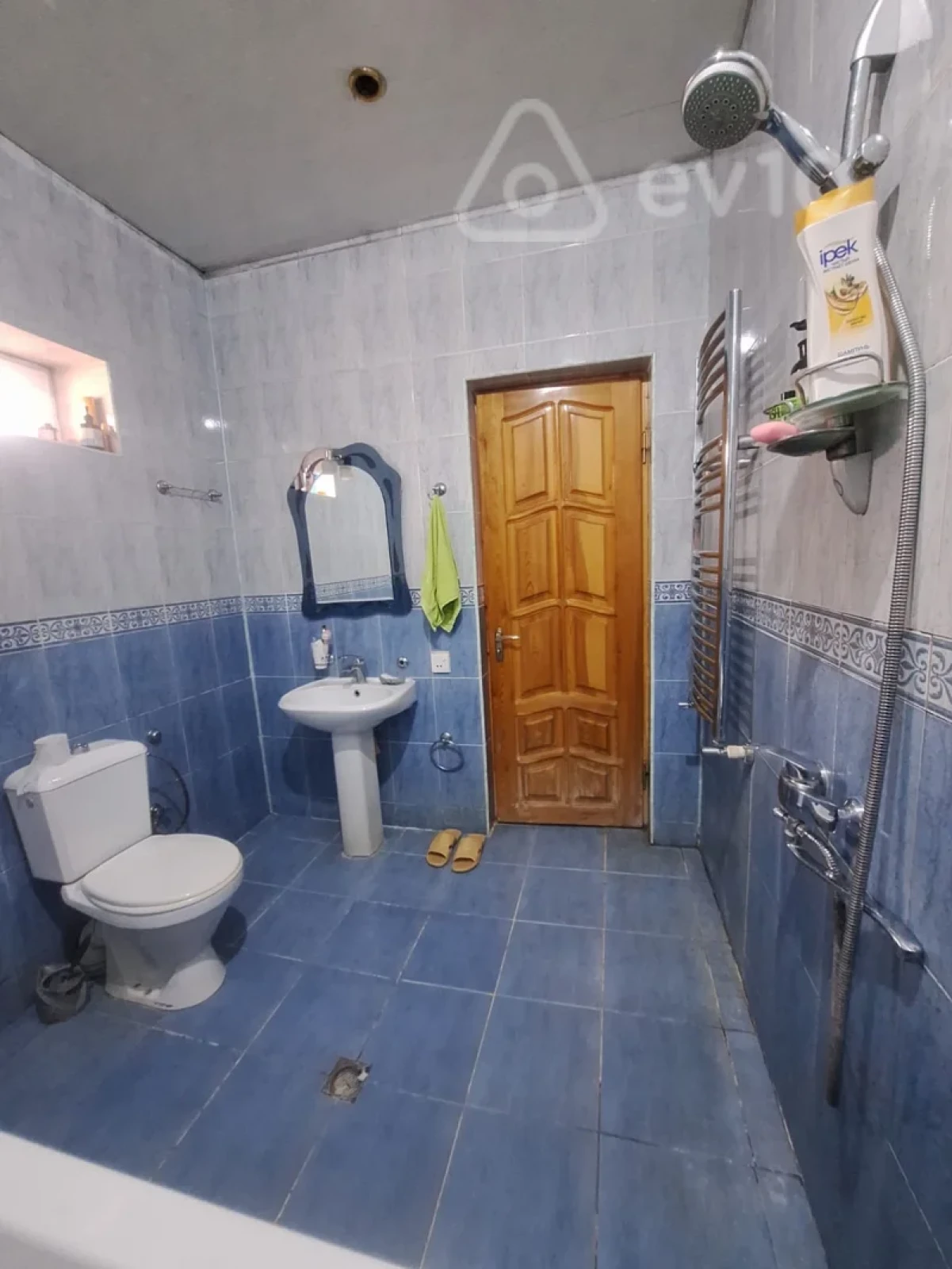 Satılır 6 otaqlı həyət evi 190 m²