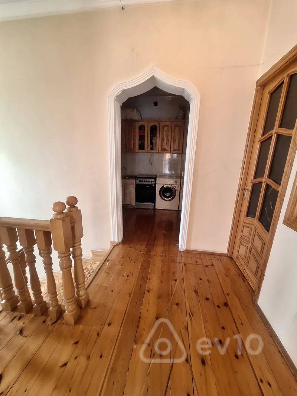 Satılır 6 otaqlı həyət evi 190 m²