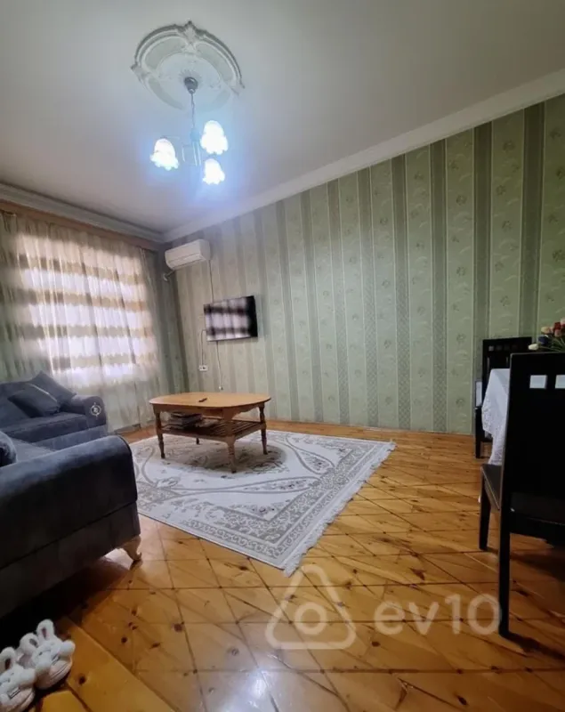 Satılır 6 otaqlı həyət evi 190 m²