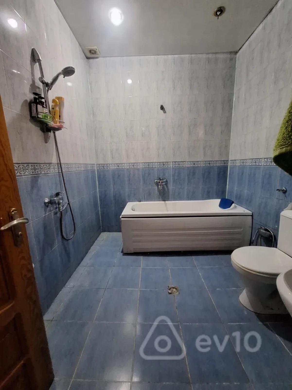 Satılır 6 otaqlı həyət evi 190 m²
