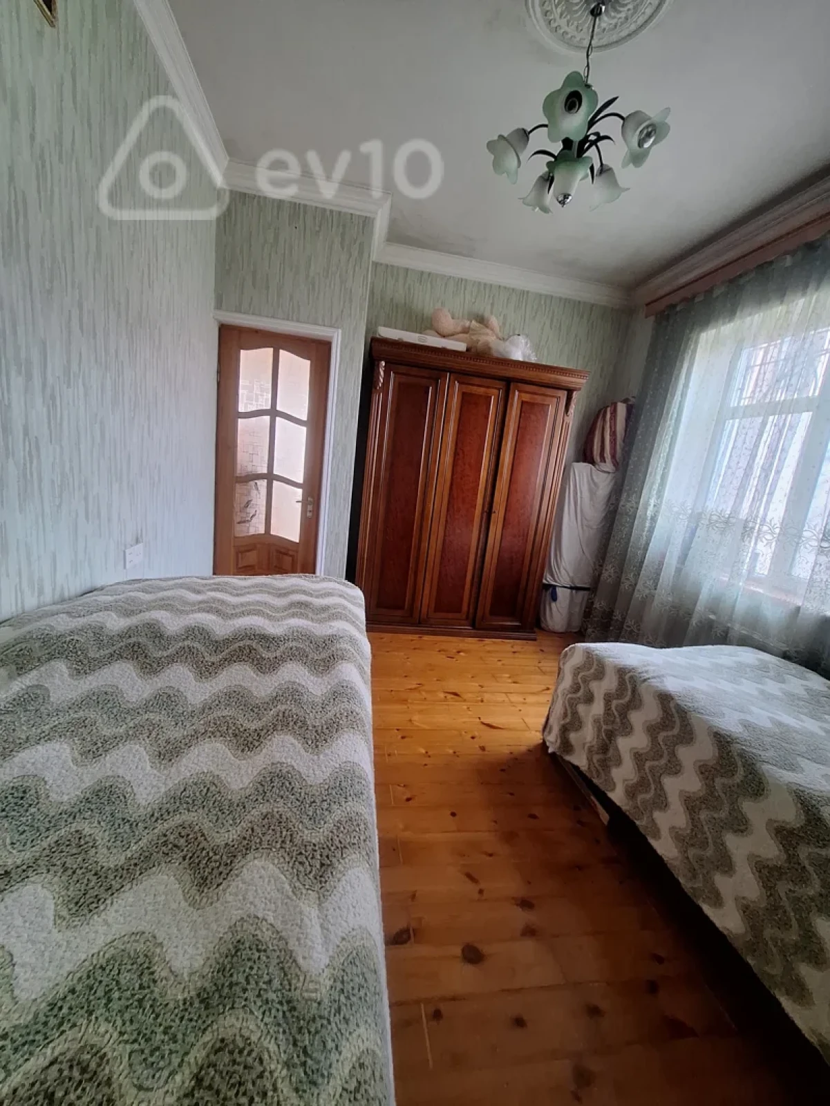 Satılır 6 otaqlı həyət evi 190 m²