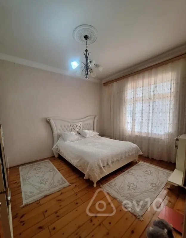 Satılır 6 otaqlı həyət evi 190 m²