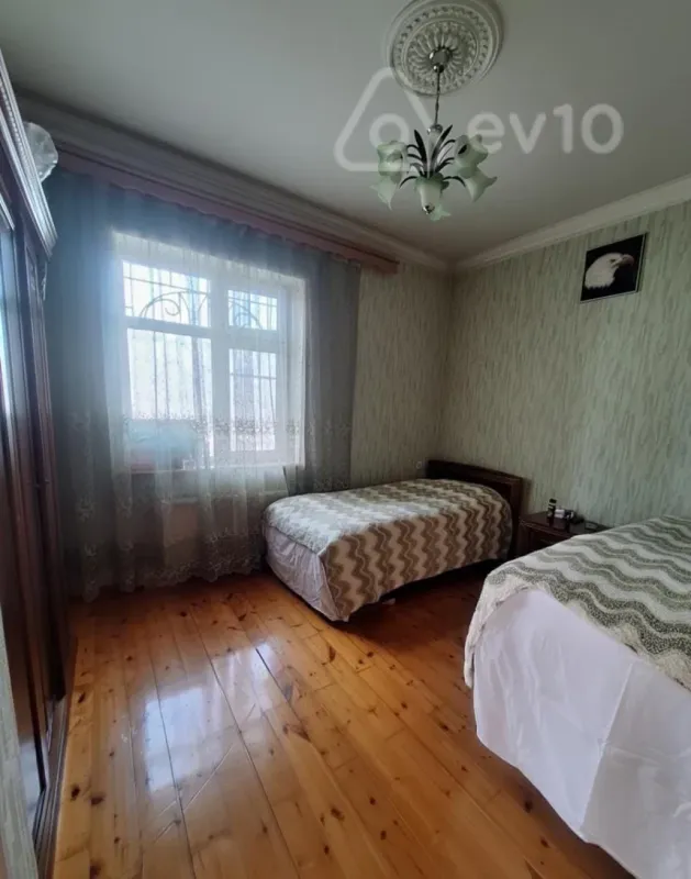 Satılır 6 otaqlı həyət evi 190 m²