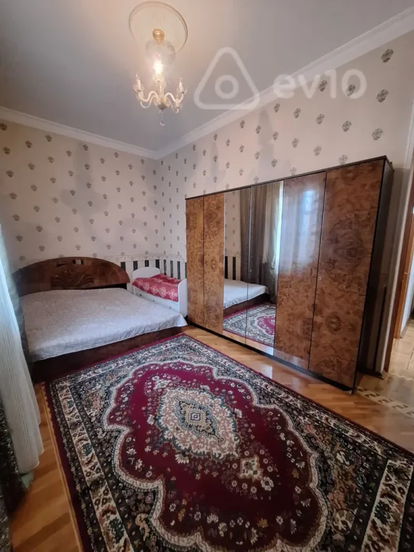 Satılır 6 otaqlı həyət evi 190 m²