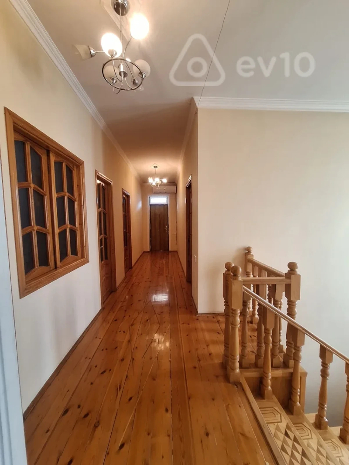 Satılır 6 otaqlı həyət evi 190 m²