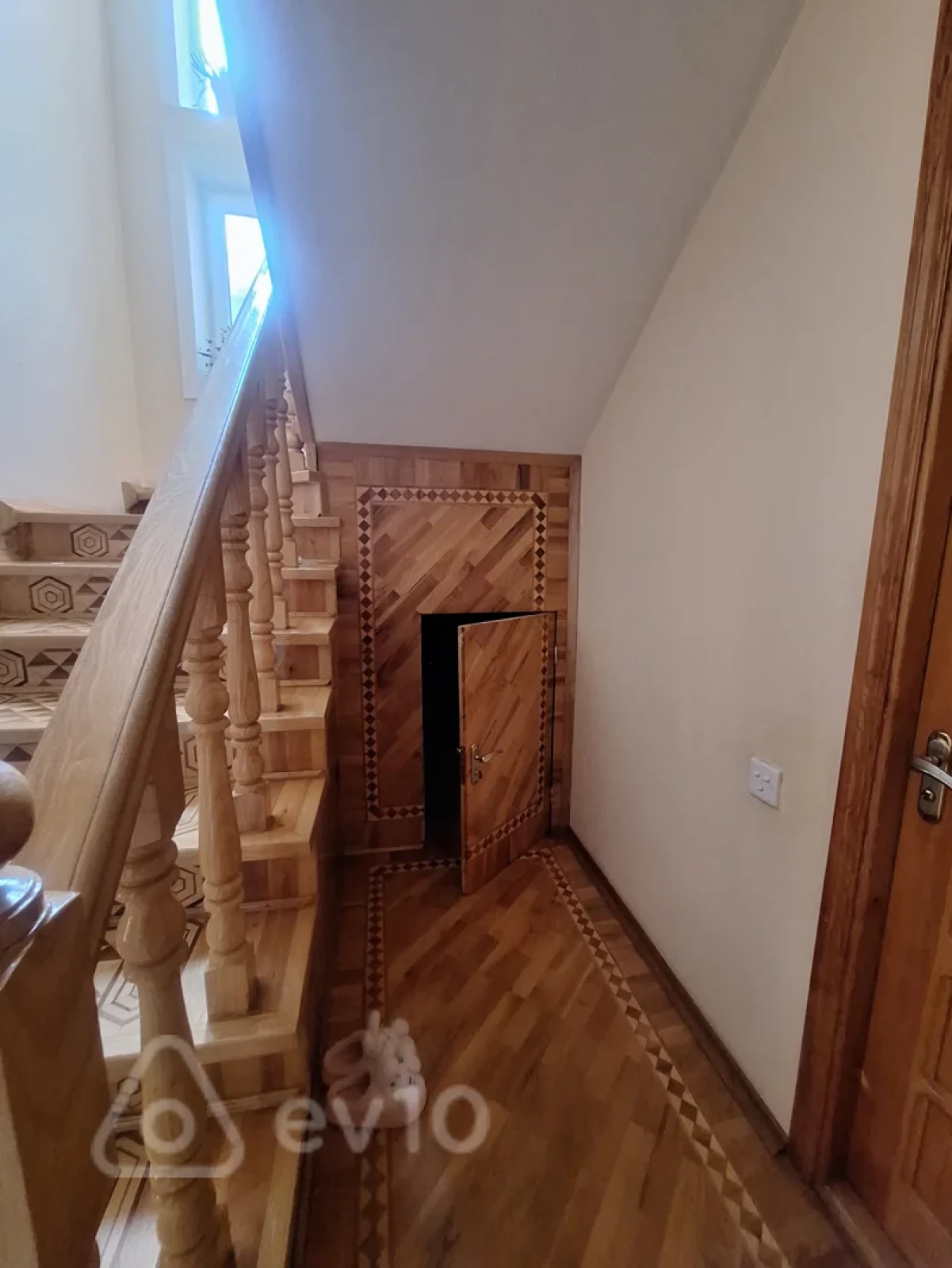 Satılır 6 otaqlı həyət evi 190 m²