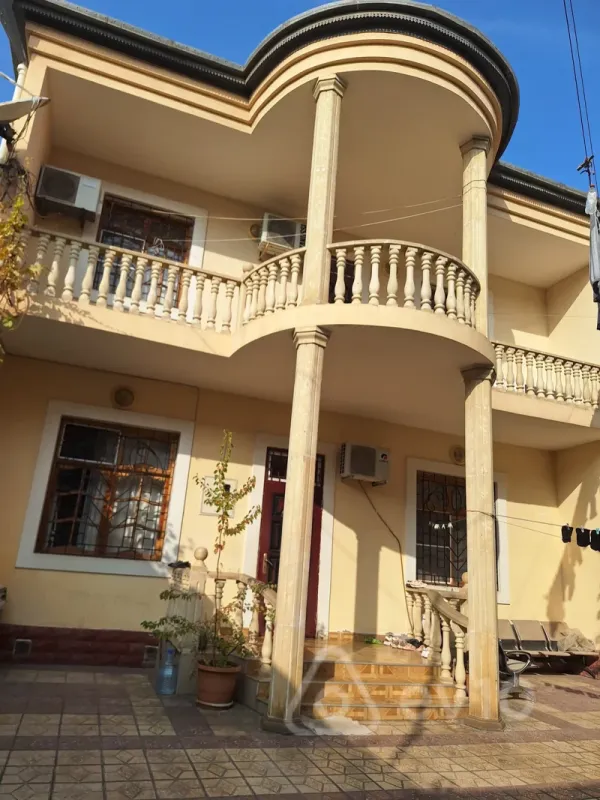 Satılır 6 otaqlı həyət evi 190 m²