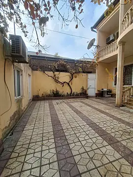 Satılır 6 otaqlı həyət evi 190 m²