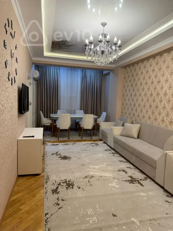 Kirayə verilir 2 otaqlı yeni tikili 70 m²
