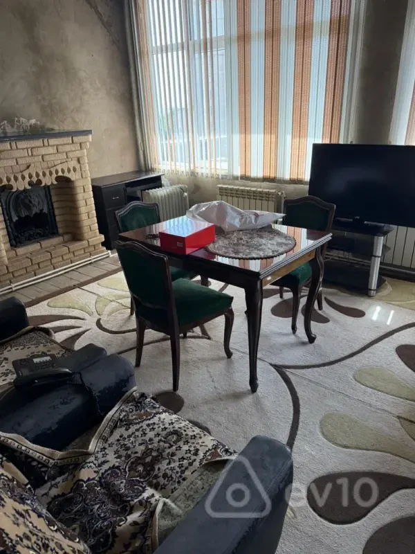 Kirayə verilir 4 otaqlı köhnə tikili 115 m²
