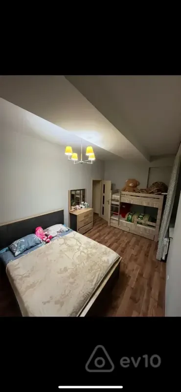Kirayə verilir 2 otaqlı köhnə tikili 65 m²