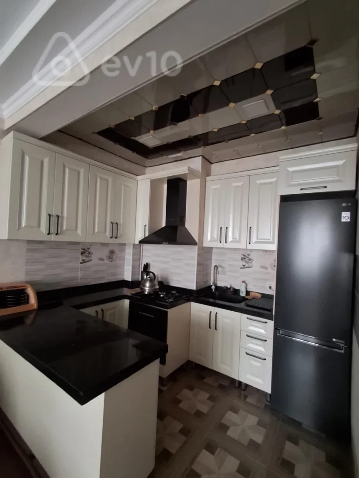 Kirayə verilir 2 otaqlı yeni tikili 60 m²