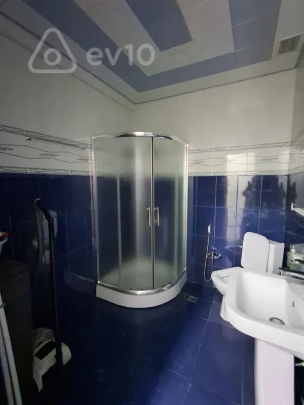 Kirayə verilir 2 otaqlı yeni tikili 60 m²