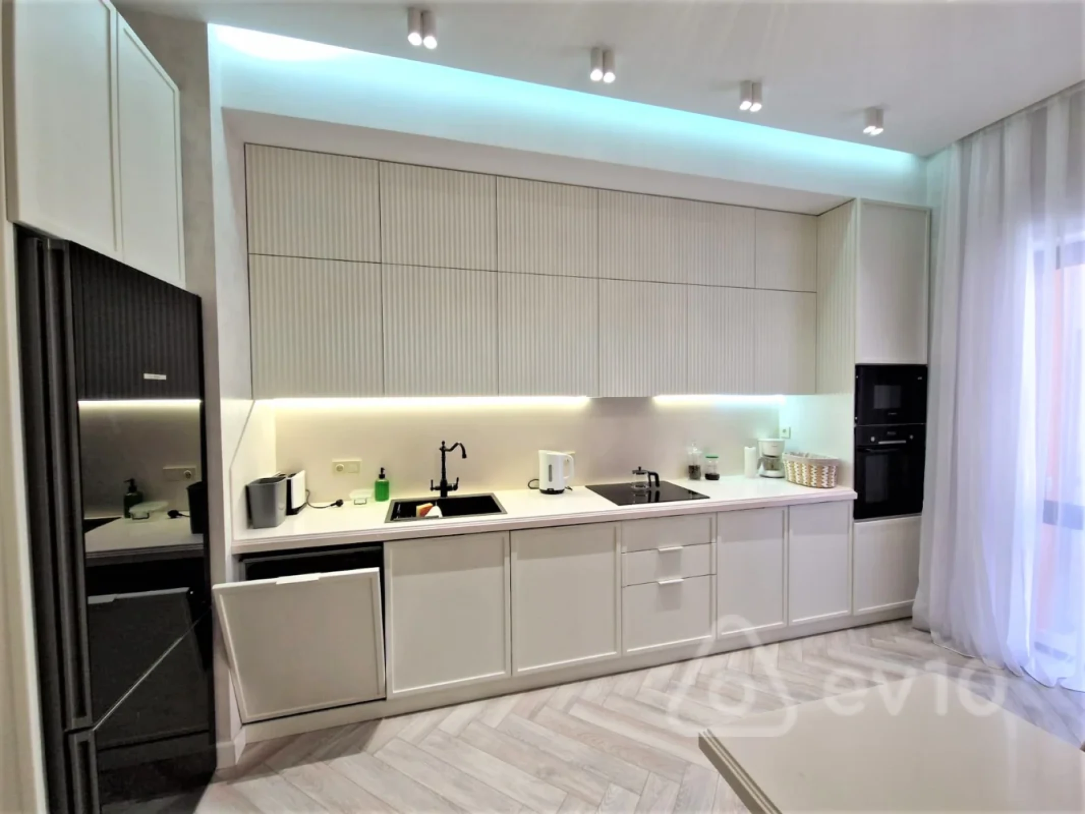 Kirayə verilir 3 otaqlı yeni tikili 140 m²