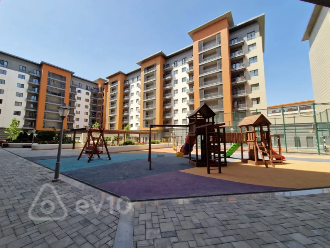 Kirayə verilir 3 otaqlı yeni tikili 140 m²