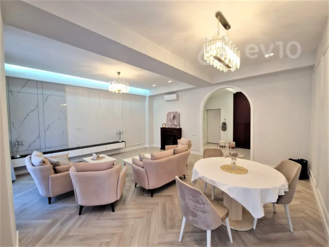 Kirayə verilir 3 otaqlı yeni tikili 140 m²