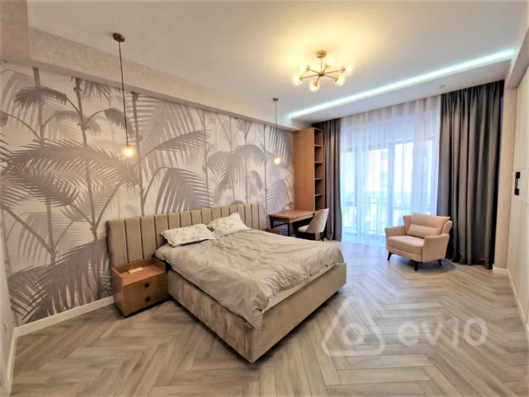 Kirayə verilir 3 otaqlı yeni tikili 140 m²