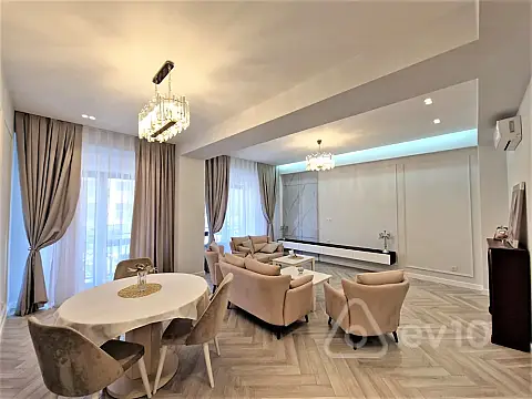 Kirayə verilir 3 otaqlı yeni tikili 140 m²