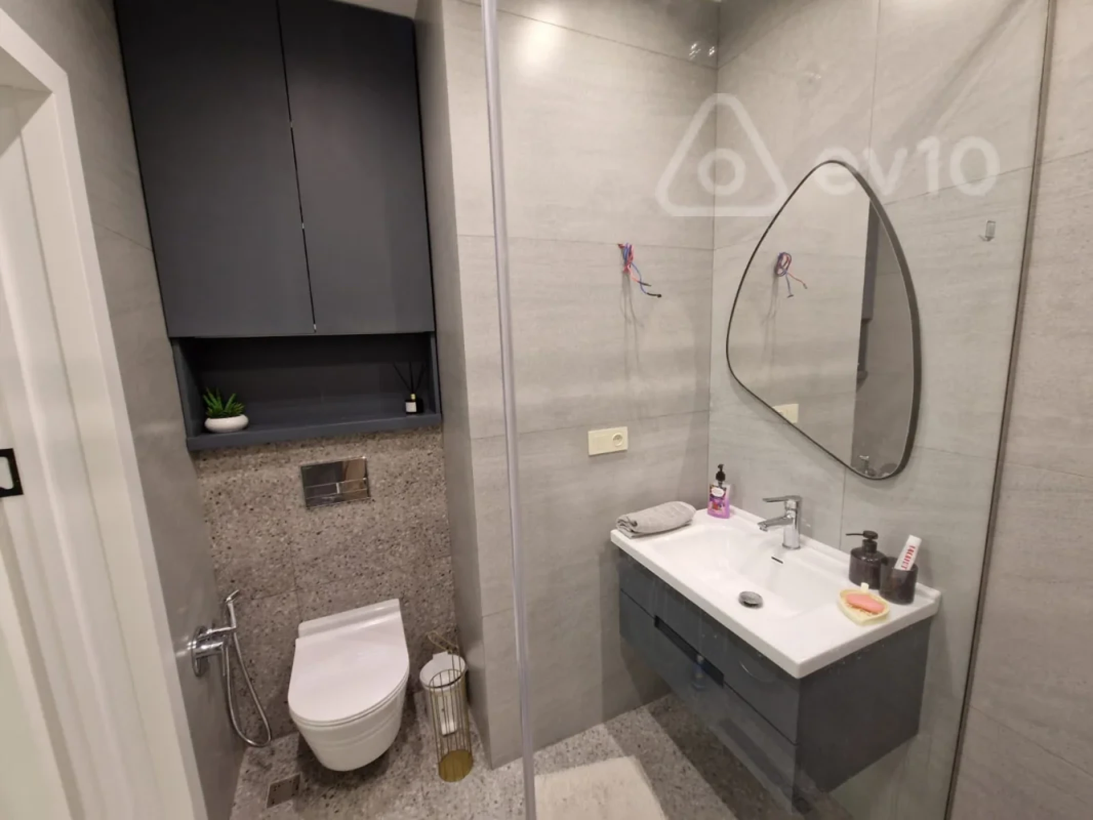 Kirayə verilir 3 otaqlı yeni tikili 140 m²