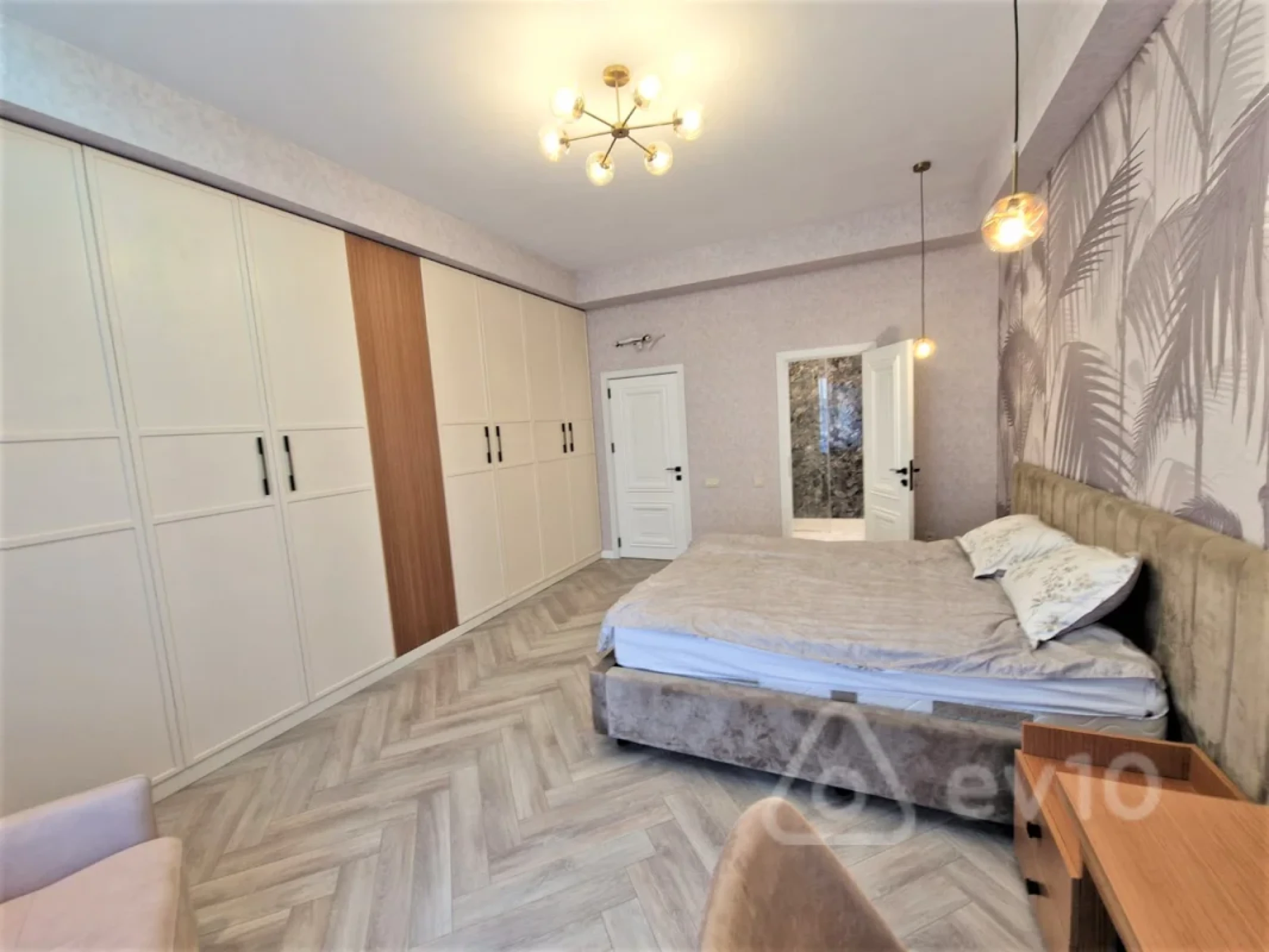 Kirayə verilir 3 otaqlı yeni tikili 140 m²