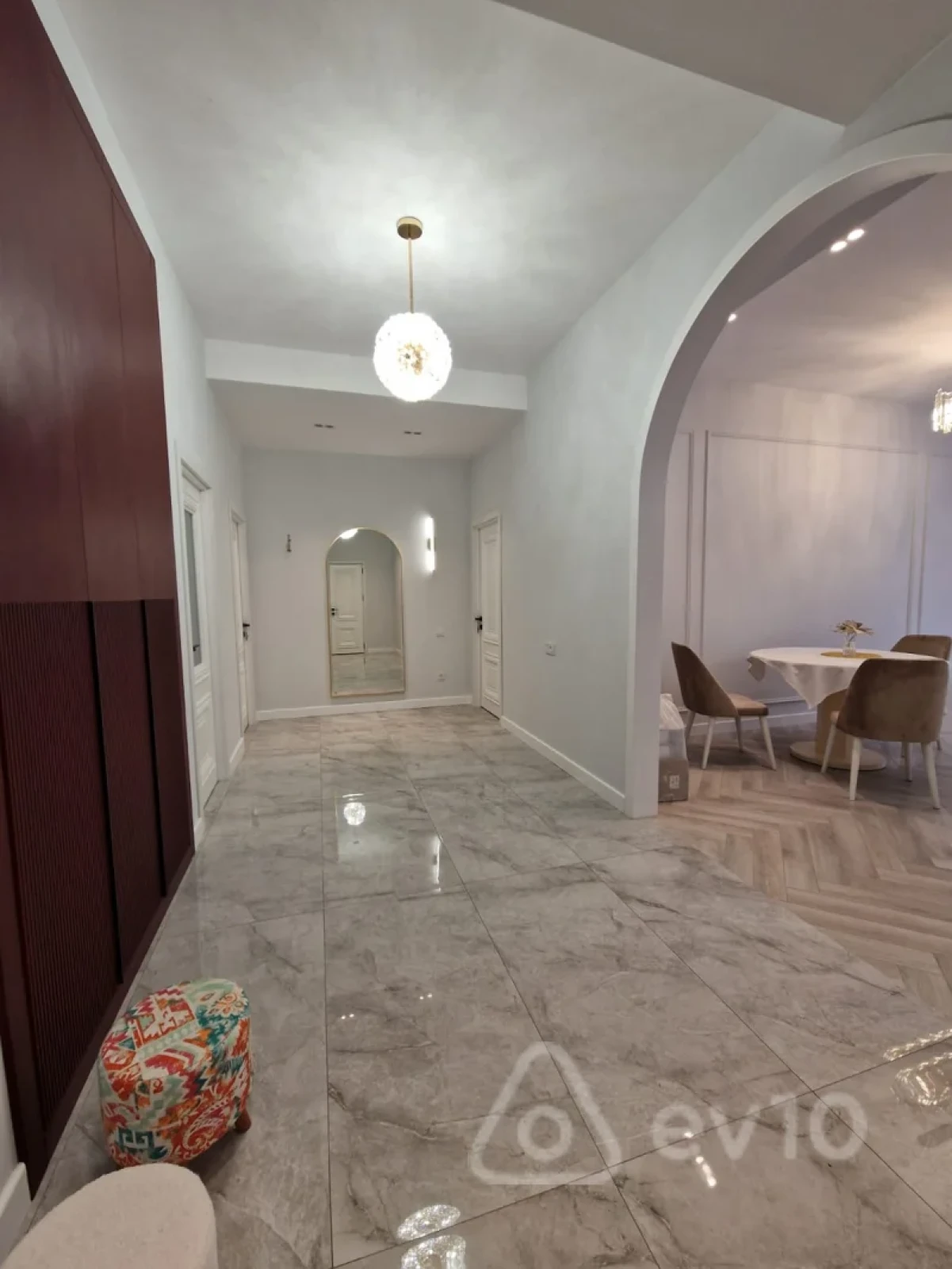 Kirayə verilir 3 otaqlı yeni tikili 140 m²