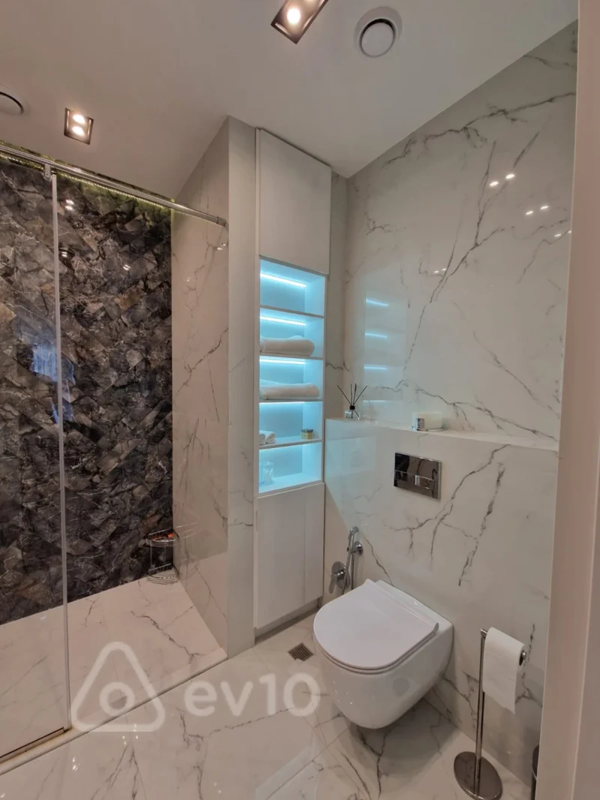 Kirayə verilir 3 otaqlı yeni tikili 140 m²