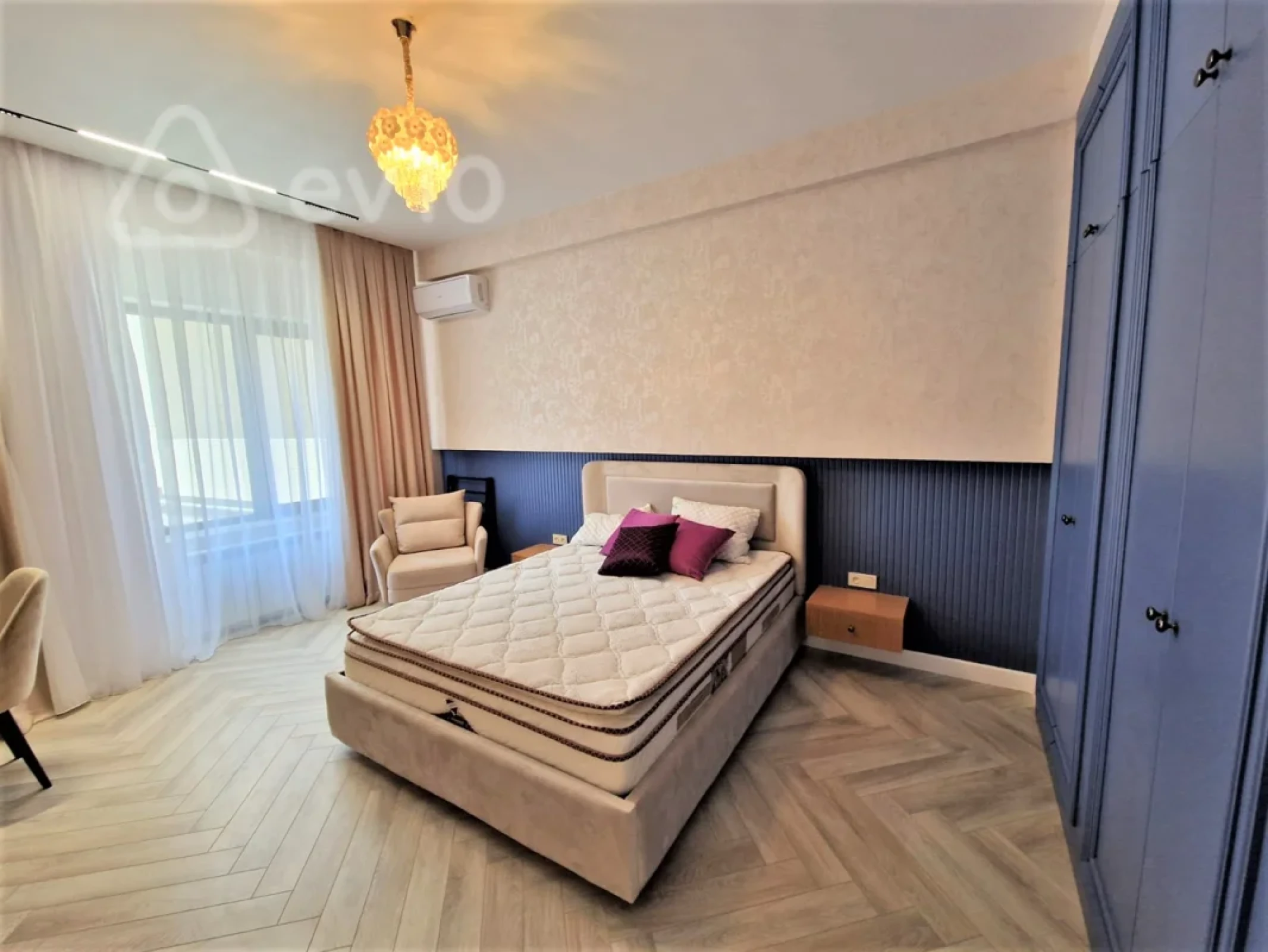 Kirayə verilir 3 otaqlı yeni tikili 140 m²