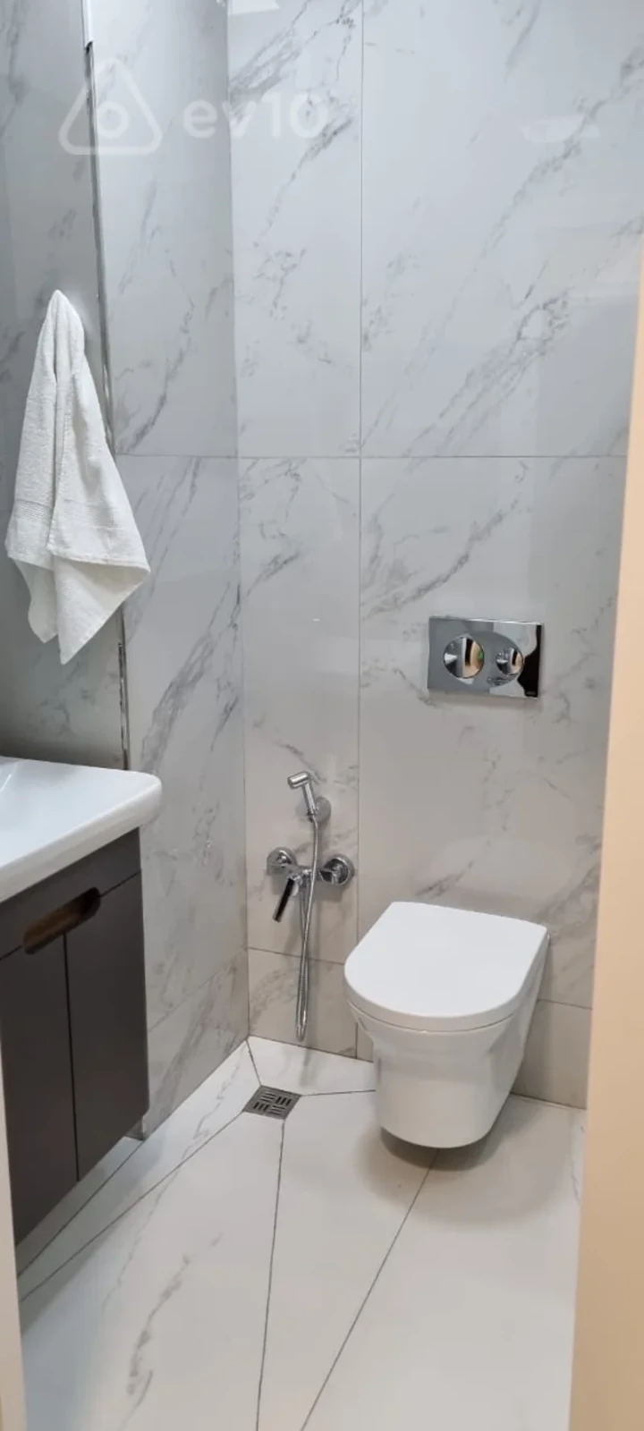 Kirayə verilir 2 otaqlı yeni tikili 70 m²