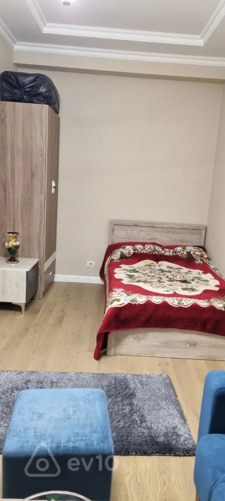 Kirayə verilir 2 otaqlı yeni tikili 70 m²