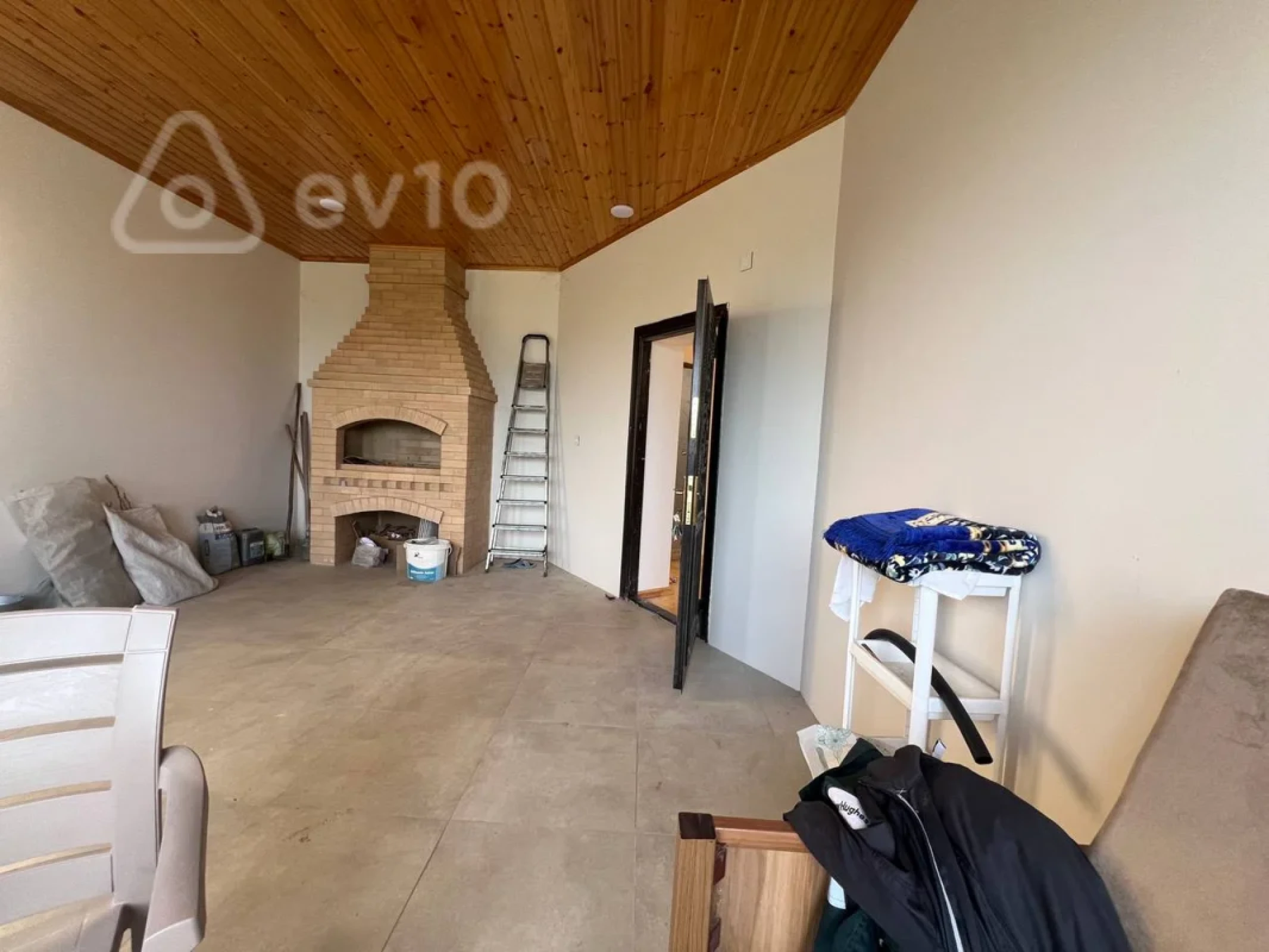 Satılır 10 otaqlı həyət evi 450 m²