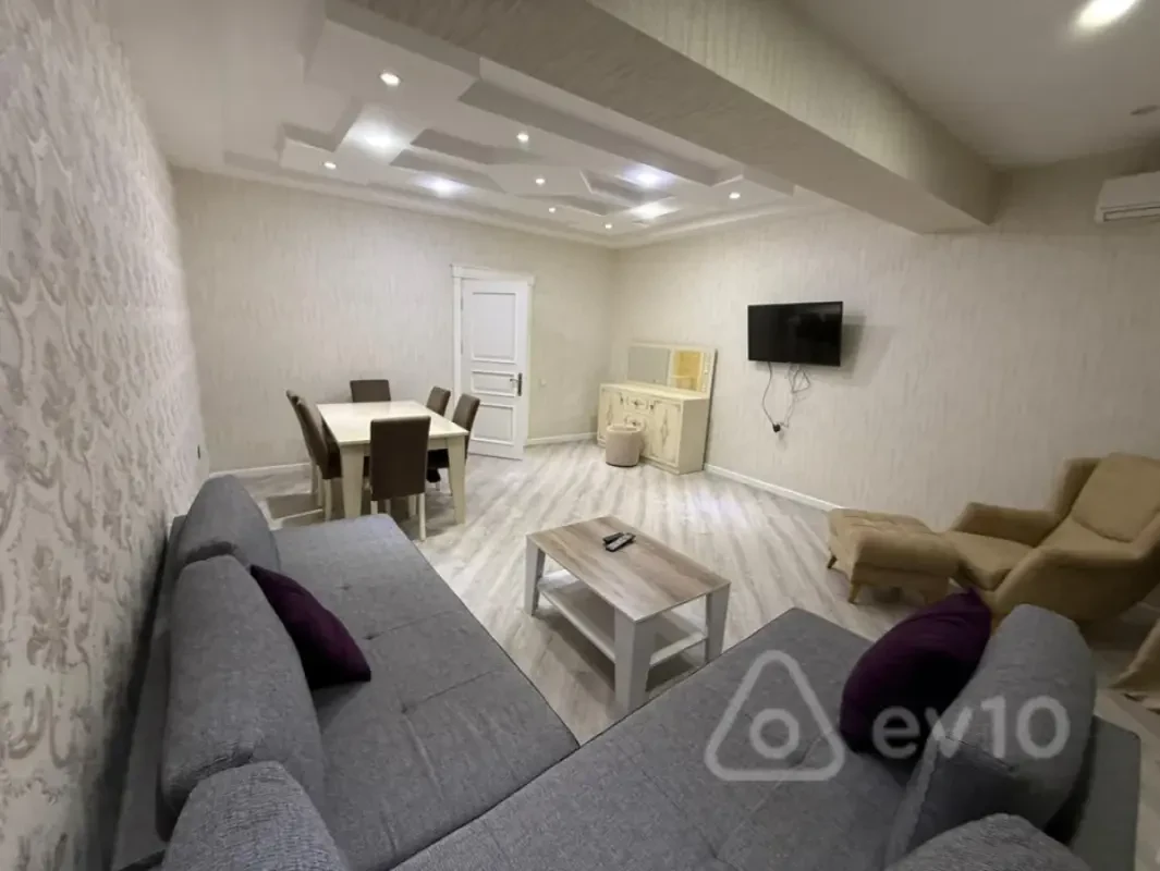 Kirayə verilir 3 otaqlı yeni tikili 85 m²
