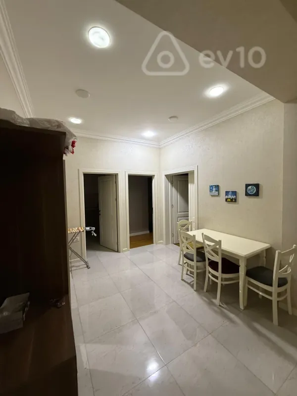 Kirayə verilir 3 otaqlı yeni tikili 90 m²