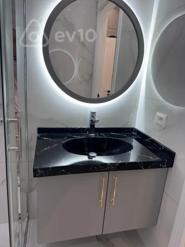 Kirayə verilir 3 otaqlı yeni tikili 160 m²