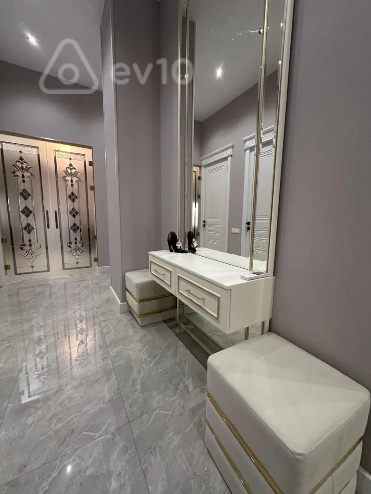 Kirayə verilir 3 otaqlı yeni tikili 160 m²