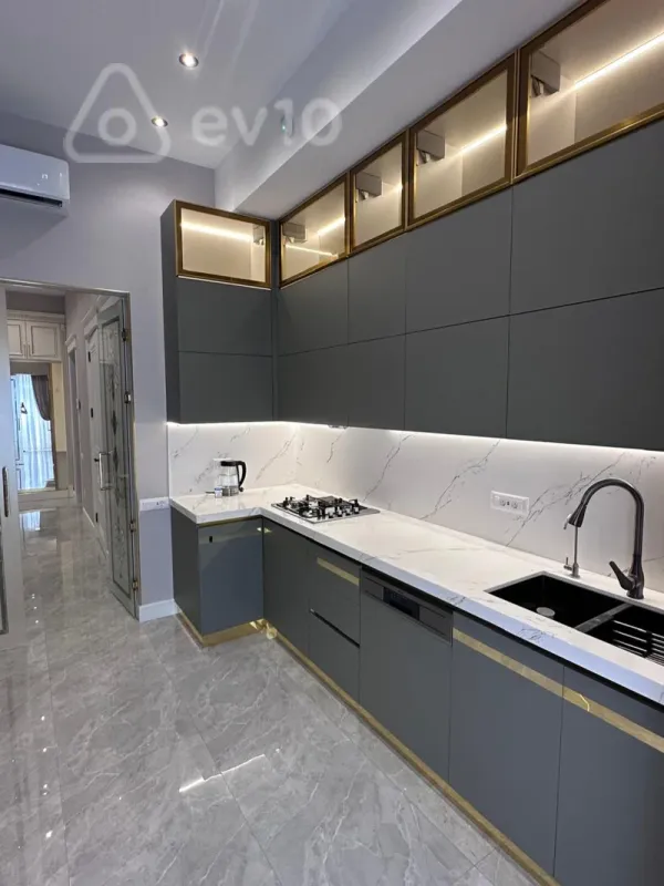 Kirayə verilir 3 otaqlı yeni tikili 160 m²