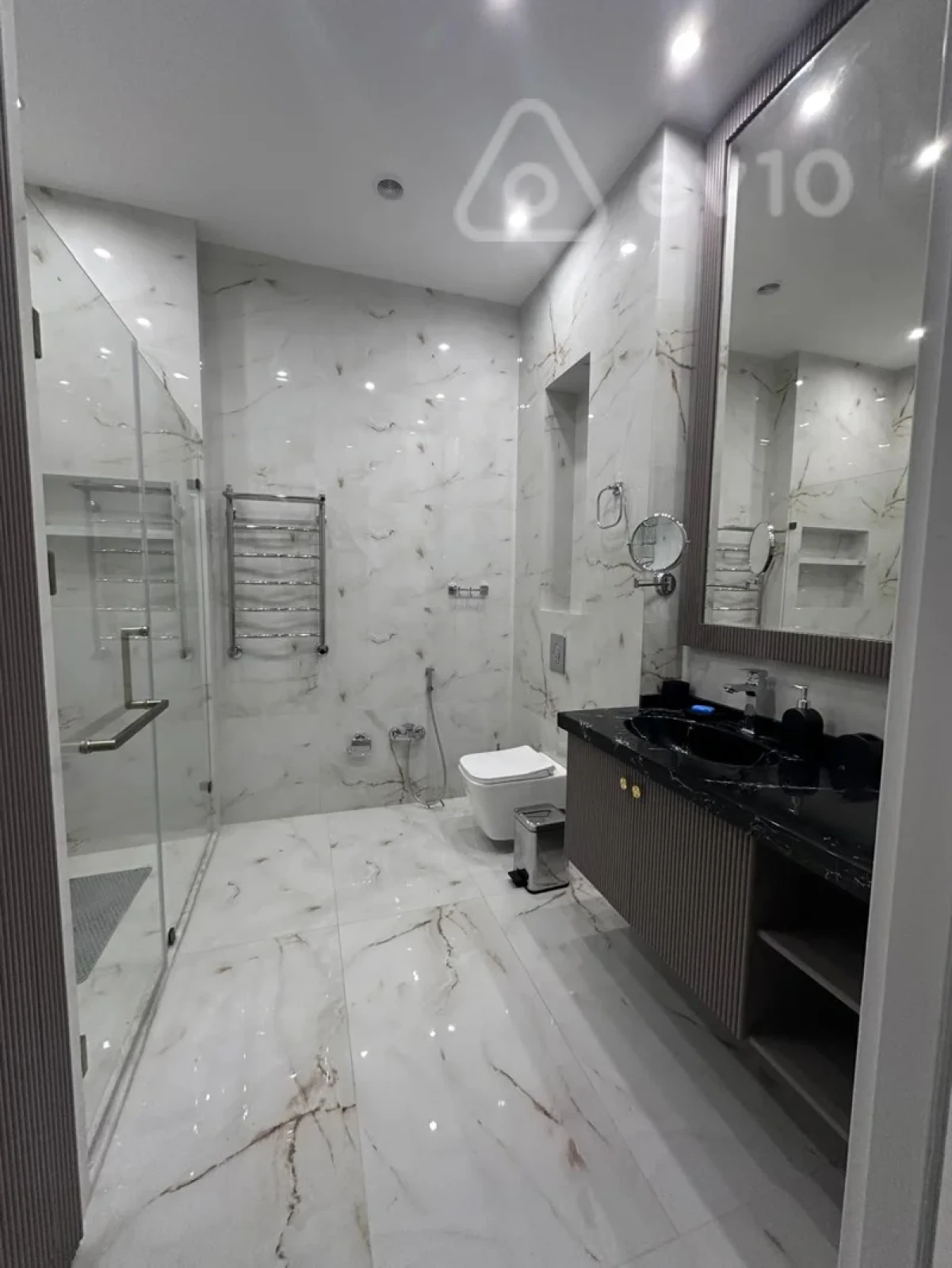 Kirayə verilir 3 otaqlı yeni tikili 160 m²