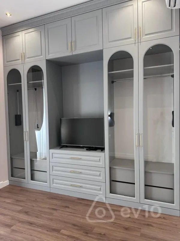 Kirayə verilir 3 otaqlı yeni tikili 160 m²