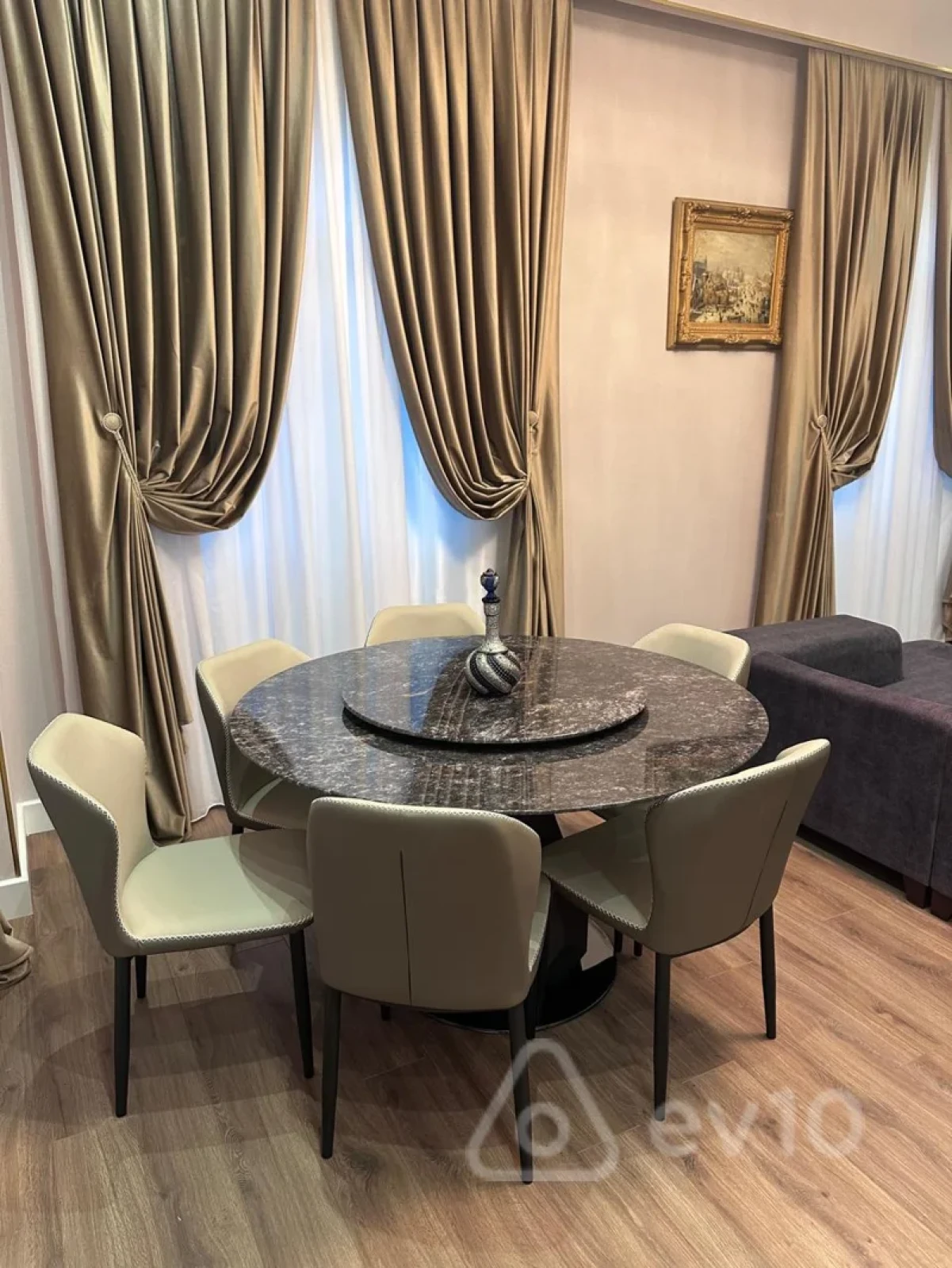 Kirayə verilir 3 otaqlı yeni tikili 160 m²