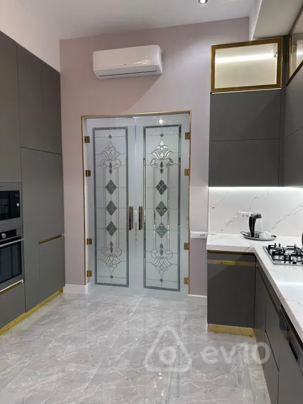 Kirayə verilir 3 otaqlı yeni tikili 160 m²